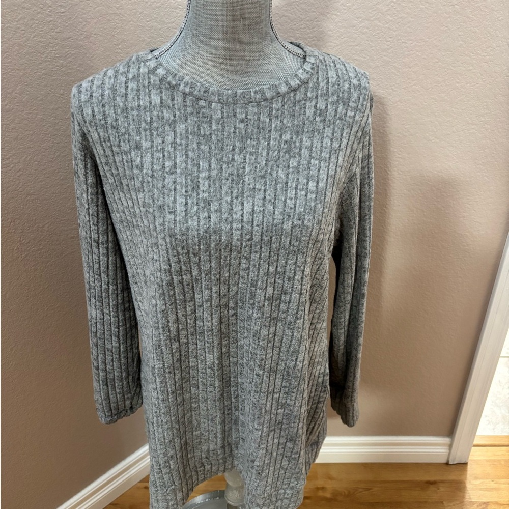 Gray Ribbed Knit Women's Sweater - Casual Long Sleeve